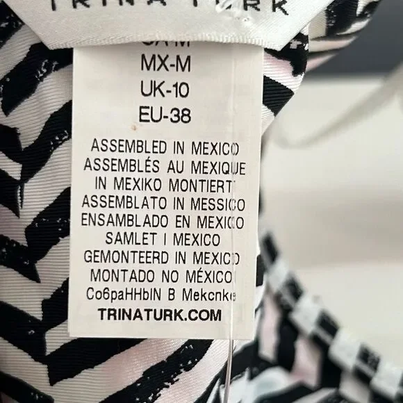 Trina Turk Swim and Spa Collection Cover Up Size Medium - Picture 5 of 10